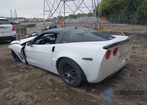 2005 Chevrolet Corvette z USA, uszkodzony, nr VIN 1G1YY24U955104512